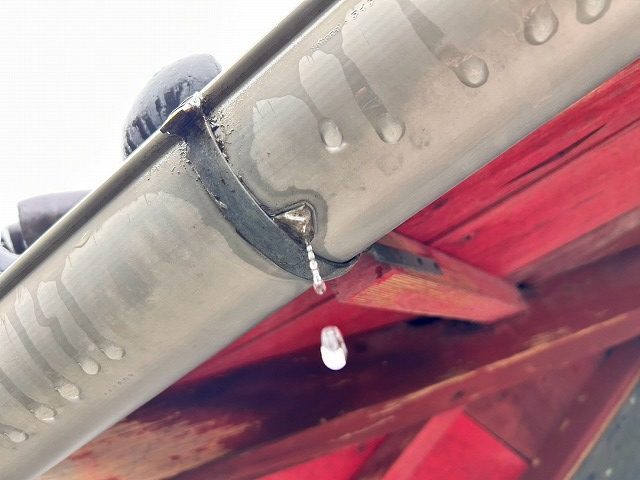 雨樋　水漏れ