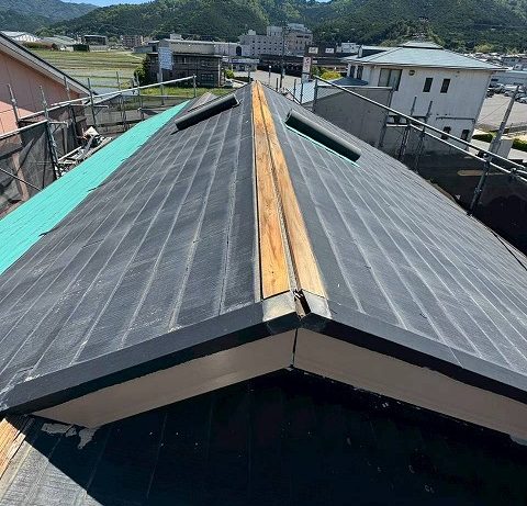 スレート屋根　カラーベスト　カバー工法　防水シート