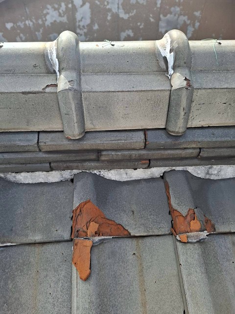 舞鶴市で台風後に棟板金の浮きや瓦のズレを確認したら急ぎたい屋根メンテナンス
