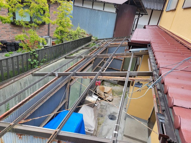 倉庫波板交換
