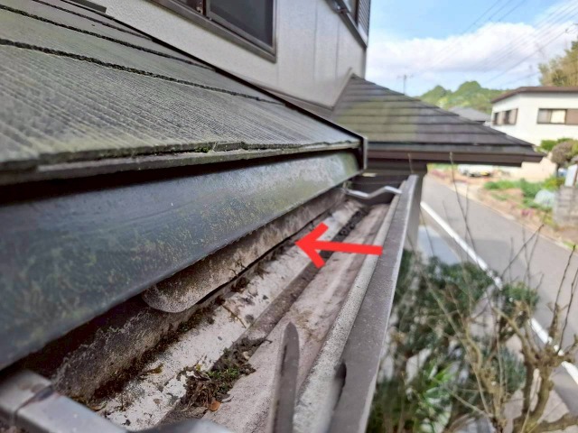 福知山市　雪害による雨樋破損を調査｜軒樋・竪樋交換をご提案しました。