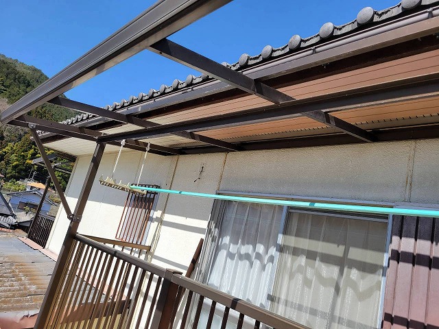 波板撤去後の骨組み