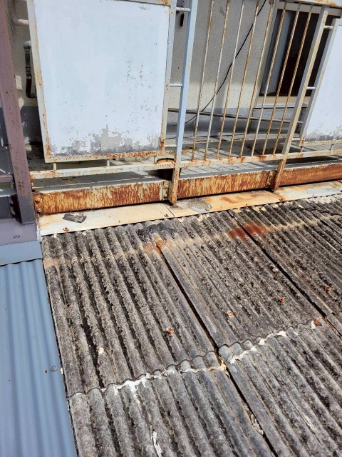 福知山市　スレート小波から雨漏り　雨樋に苔や詰まり　ガルバスレート小波に葺き替え　雨樋交換をご提案