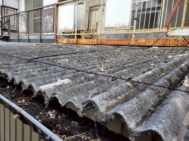 福知山市で屋根メンテナンスを検討中の方へ、色あせやひび割れを見逃さない点検と補修の進め方