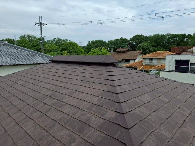 京丹後市でスレート屋根にクラック発生、放置で雨漏りにつながる傷みと適切な対処法