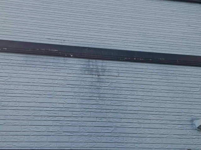 福知山市で雨樋破損と排水不良を確認、外壁汚れや雨漏りを防ぐための修理判断ポイント