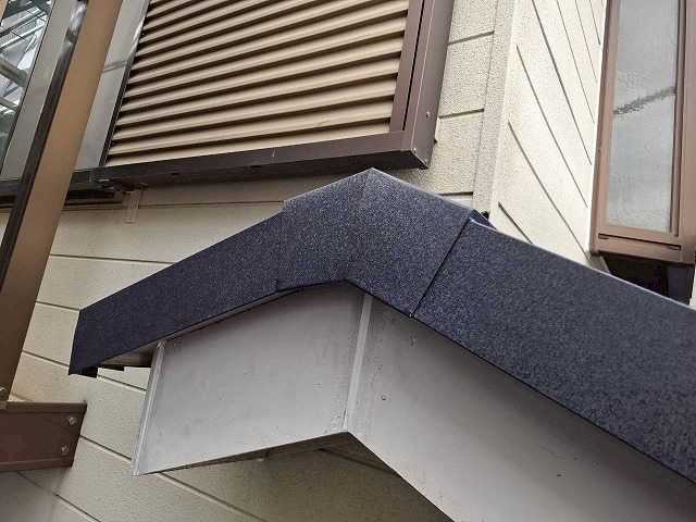 スーパーガルテクト　ケラバ　破風板　カバー工法