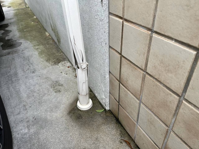 綾部市で雨樋破損を確認、外れ・割れ・詰まりを放置すると外壁や基礎を傷める危険性