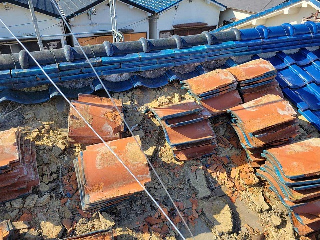 瓦撤去中の屋根面