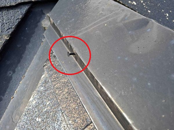 綾部市で屋根の雨漏り補修を考える方へ、棟板金の浮きや瓦のずれに気づくための確認点